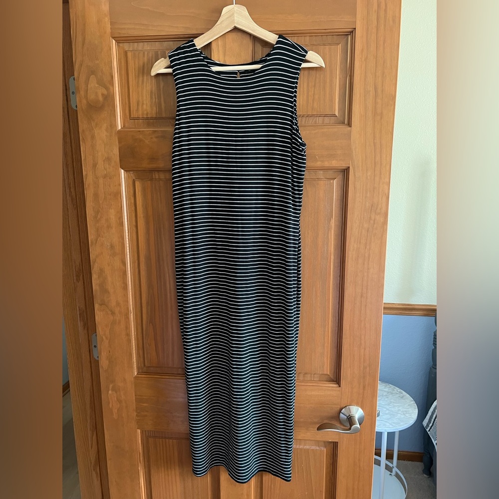 ATHLETA BLACK & WHITE STRIPE TWIST BACK MIDI DRESS SIZE S